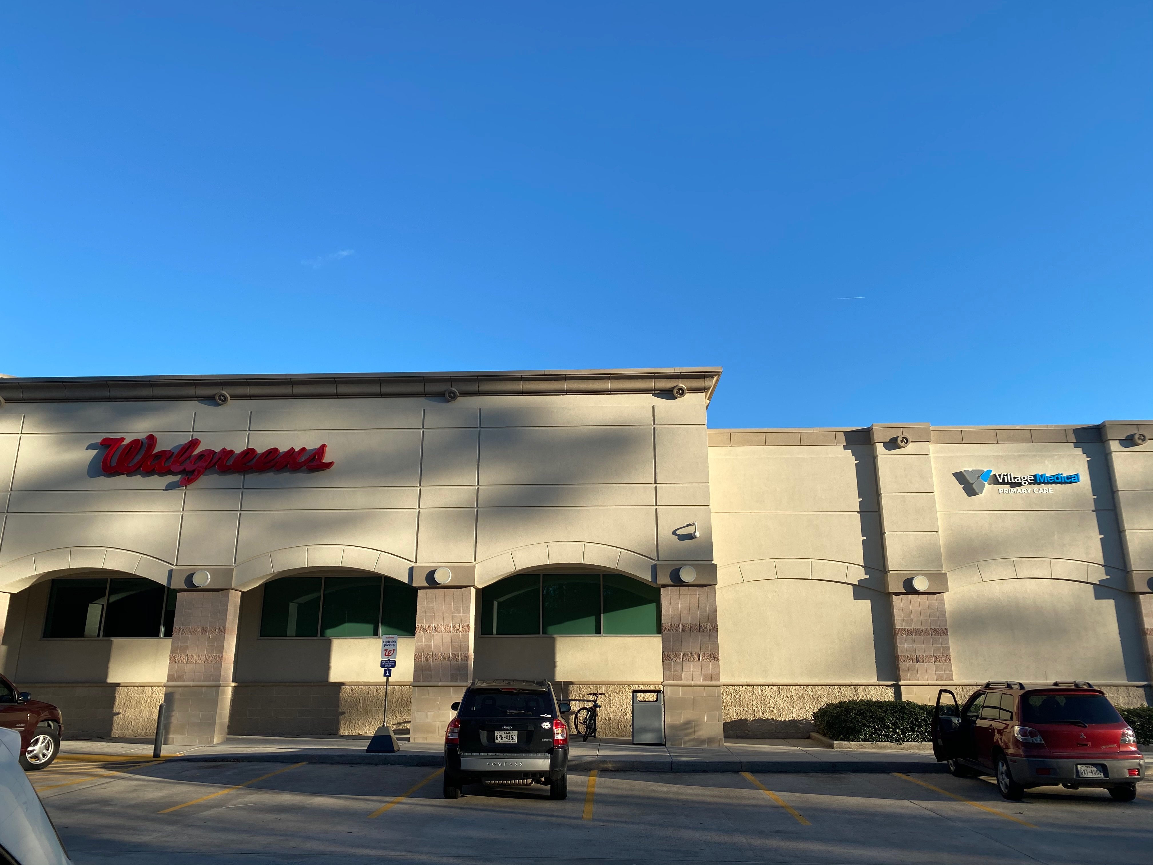 walgreens in woodland hills